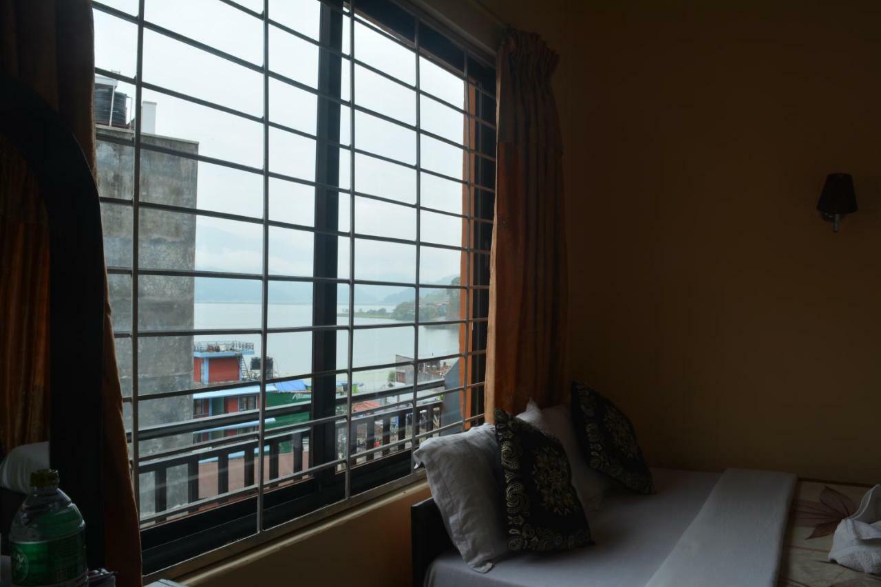 Hotel Direction Покхара Экстерьер фото