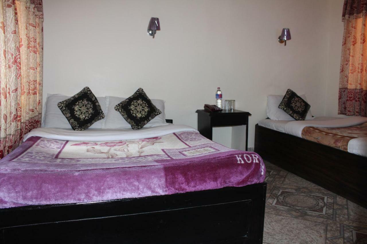 Hotel Direction Покхара Экстерьер фото